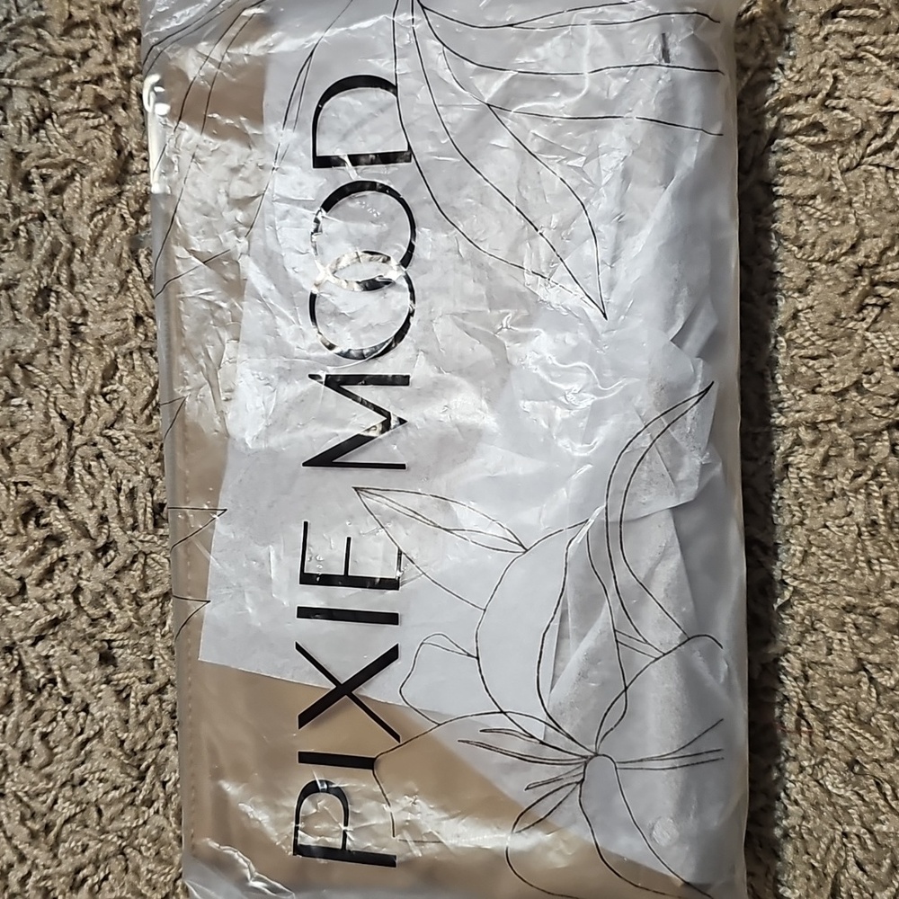 NWT Pixie Mood Drea Pouch Set of 2 Bags Purses Adjustable Strap - Picture 8 of 8